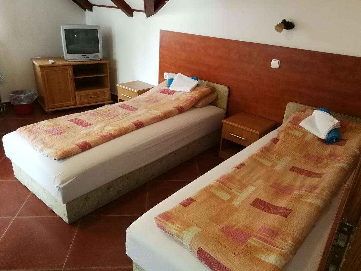 Dunakanyar Bed & Breakfast Гёд Экстерьер фото